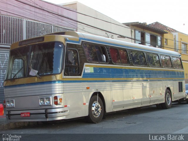 Ônibus Particulares 7374 na cidade de São Paulo, São Paulo, Brasil, por Lucas Elson de Oliveira. Número da foto: #5197900.