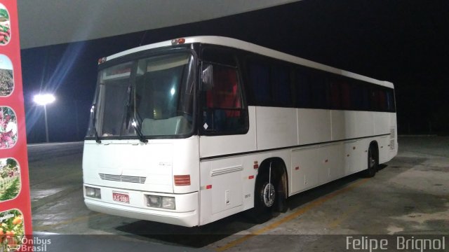 Ônibus Particulares 5981 na cidade de Tigrinhos, Santa Catarina, Brasil, por Felipe  Brignol. ID da foto: 5199313.