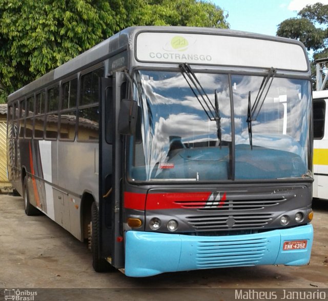 Ônibus Particulares 4352 na cidade de Anápolis, Goiás, Brasil, por Matheus Januario. ID da foto: 5208268.