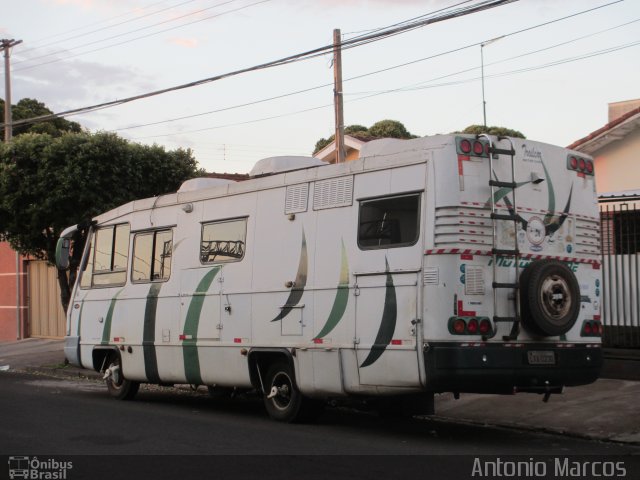 Motorhomes 0230 na cidade de Araraquara, São Paulo, Brasil, por Antonio Marcos Roque. Número da foto: #5212805.