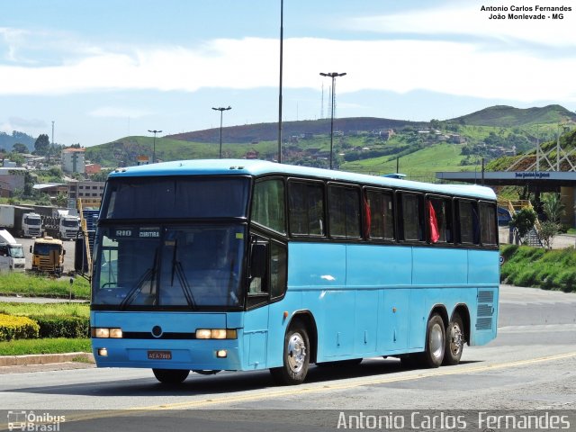 Ônibus Particulares 7889 na cidade de João Monlevade, Minas Gerais, Brasil, por Antonio Carlos Fernandes. Número da foto: #5213248.