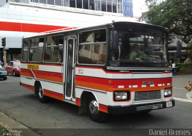 Ônibus Particulares SJB 4015 na cidade de , por Daniel Brenes. Número da foto: #5216606.