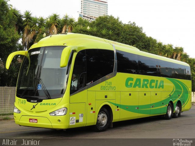 Viação Garcia 7149 na cidade de Curitiba, Paraná, Brasil, por Altair Júnior. ID da foto: 5220155.