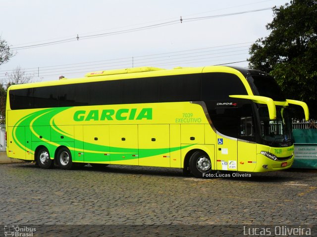 Viação Garcia 7039 na cidade de Maringá, Paraná, Brasil, por Lucas Oliveira . Número da foto: #5224938.