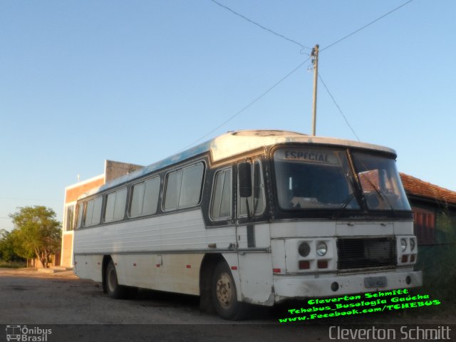 Ônibus Particulares IGW 4061 na cidade de Pantano Grande, Rio Grande do Sul, Brasil, por Cleverton Schmitt. Número da foto: #5237090.