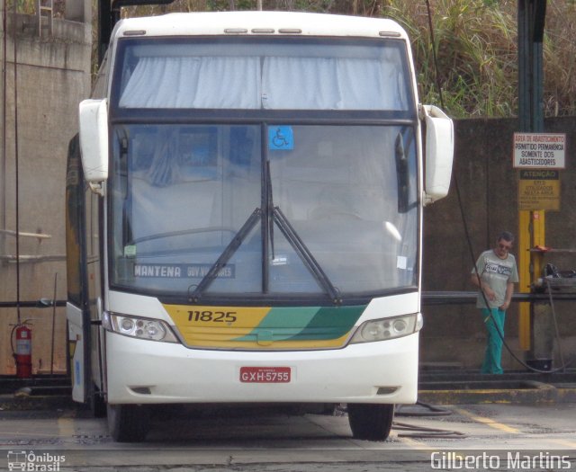 Empresa Gontijo de Transportes 11825 na cidade de Governador Valadares, Minas Gerais, Brasil, por Gilberto Martins. ID da foto: 5240312.