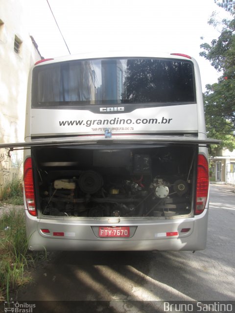 Grandino Transportes 1700 na cidade de Taboão da Serra, São Paulo, Brasil, por Bruno Santino. Número da foto: #5176503.