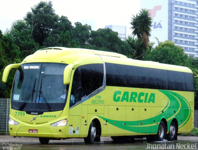 Viação Garcia 7799 na cidade de Curitiba, Paraná, Brasil, por Jhonatan Luis. Número da foto: #5184203.