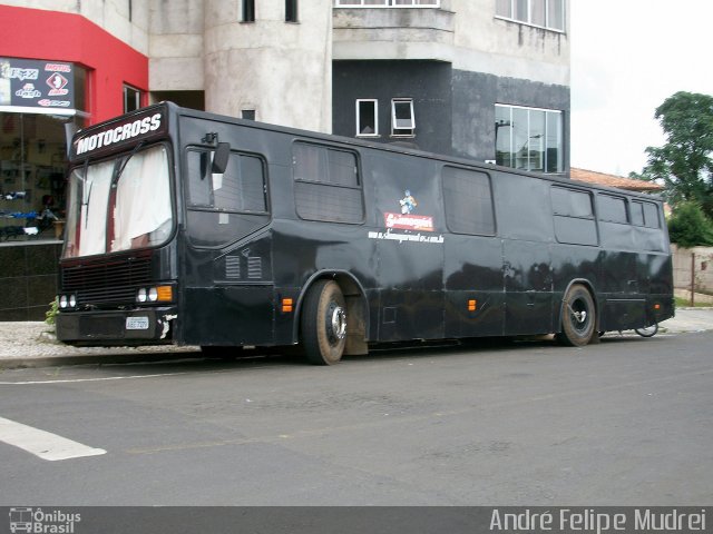 Motorhomes 7379 na cidade de Irati, Paraná, Brasil, por André Felipe Mudrei. ID da foto: 5184609.