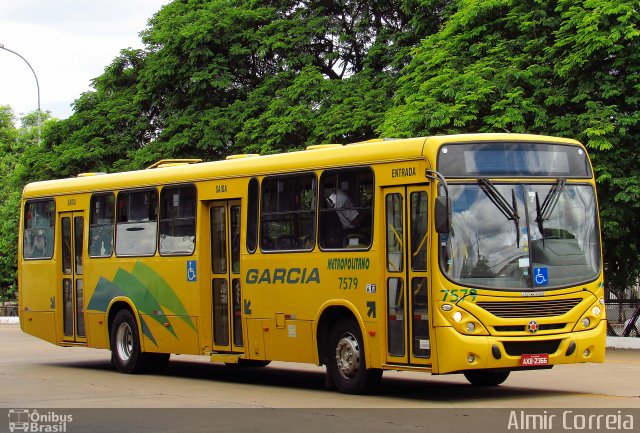 Viação Garcia 7579 na cidade de Maringá, Paraná, Brasil, por Almir Correia. ID da foto: 5273145.