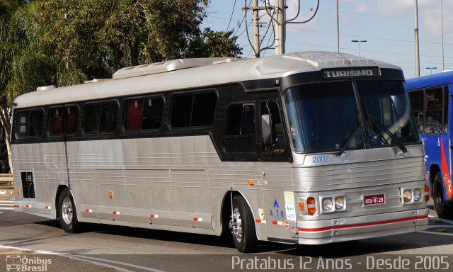Ônibus Particulares 2002 na cidade de São Paulo, São Paulo, Brasil, por Cristiano Soares da Silva. Número da foto: #5271883.