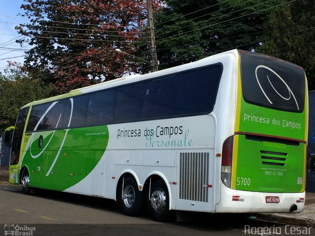 Expresso Princesa dos Campos 5700 na cidade de Londrina, Paraná, Brasil, por Rogério César. Número da foto: #5275537.