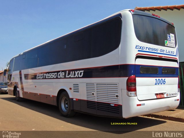 Expresso de Luxo 1006 na cidade de Romaria, Minas Gerais, Brasil, por Leonardo J. Nunes. Número da foto: #5274748.