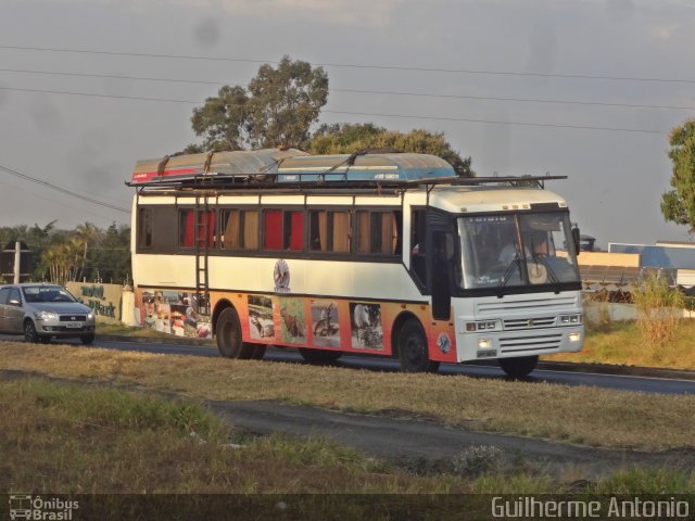 Ônibus Particulares 3045 na cidade de Araxá, Minas Gerais, Brasil, por Guilherme Antonio. Número da foto: #5278597.