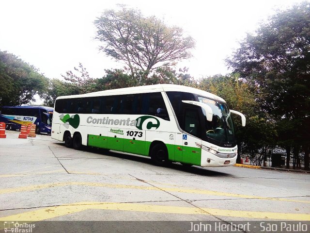 Viação Continental de Transportes 1073 na cidade de São Paulo, São Paulo, Brasil, por John Herbert. Número da foto: #5281660.