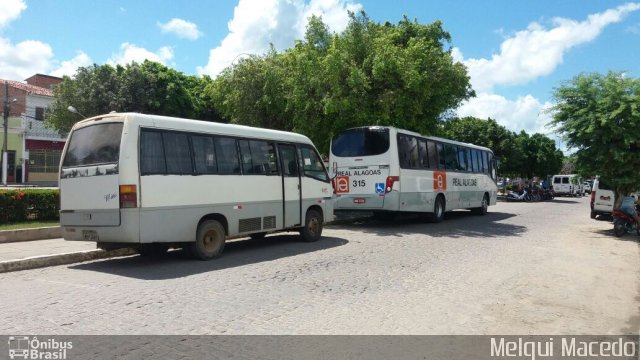 Ônibus Particulares Ex-919 na cidade de Pão de Açúcar, Alagoas, Brasil, por Melqui Macedo. ID da foto: 5282119.