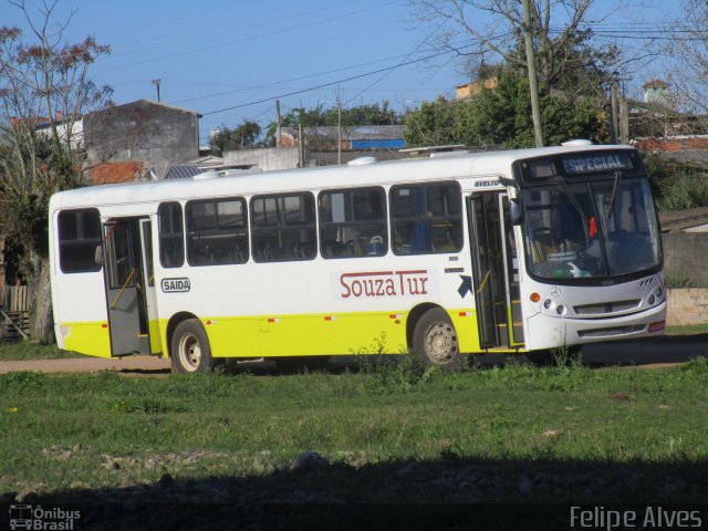 Souza Tur SN na cidade de Capão do Leão, Rio Grande do Sul, Brasil, por Felipe Alves. Número da foto: #5283995.