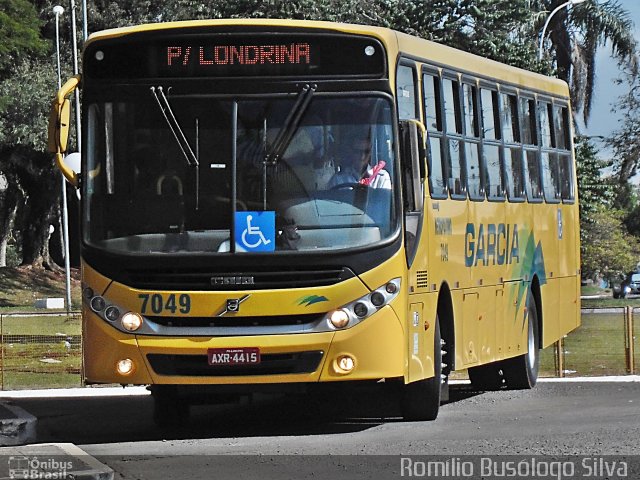 Viação Garcia 7049 na cidade de Rolândia, Paraná, Brasil, por Romílio Busólogo Silva . ID da foto: 5283049.