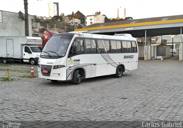 Boschetti Transportes e Turismo 1040 na cidade de Caxias do Sul, Rio Grande do Sul, Brasil, por Carlos Gabriel. Número da foto: #5285456.