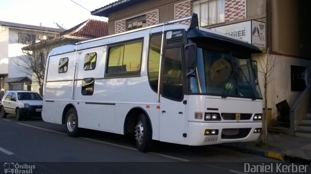 Motorhomes 4518 na cidade de Garibaldi, Rio Grande do Sul, Brasil, por Daniel Kerber. Número da foto: #5285712.
