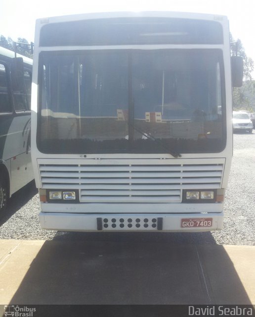 Ônibus Particulares 7403 na cidade de São José da Lapa, Minas Gerais, Brasil, por David Seabra Gonçalves. Número da foto: #5285380.
