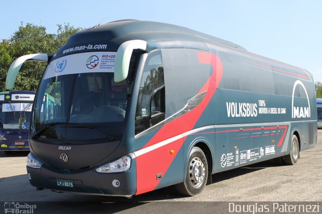 Volkswagen Ônibus e Caminhões - MAN Latin America 8575 na cidade de Rio de Janeiro, Rio de Janeiro, Brasil, por Douglas Paternezi. Número da foto: #5289633.