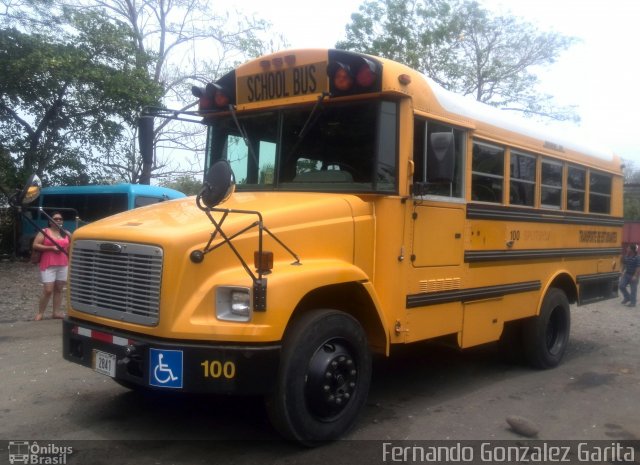 Ônibus Particulares 00 na cidade de Alto Paraíso de Goiás, Goiás, Brasil, por Fernando Gonzalez Garita. Número da foto: #5296353.