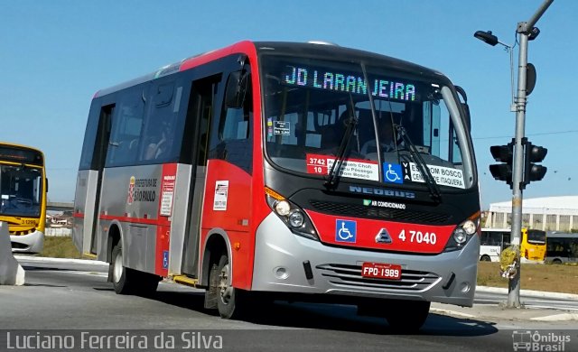 Pêssego Transportes 4 7040 na cidade de São Paulo, São Paulo, Brasil, por Luciano Ferreira da Silva. Número da foto: #5299662.