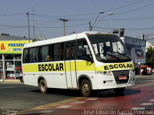 Escolares DVS4388 na cidade de Monte Mor, São Paulo, Brasil, por José Eduardo Garcia Pontual. Número da foto: #5308363.