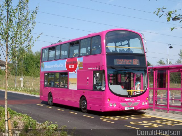 Konectbus 501 na cidade de Norwich, Norfolk, Inglaterra, por Donald Hudson. Número da foto: #5308701.