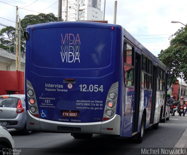Auto Viação Bragança Metropolitana > Viação Raposo Tavares 12.054 na cidade de São Paulo, São Paulo, Brasil, por Michel Nowacki. Número da foto: #5248048.