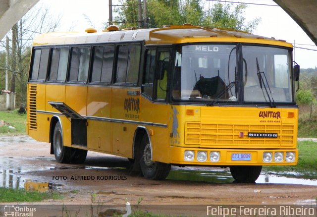 Ônibus Particulares  na cidade de Jaguarão, Rio Grande do Sul, Brasil, por Felipe Ferreira Ribeiro. ID da foto: 5248365.