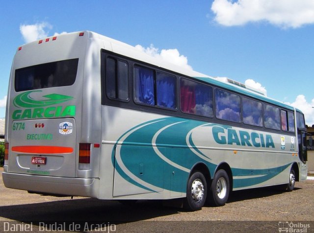 Viação Garcia 6774 na cidade de Foz do Iguaçu, Paraná, Brasil, por Daniel Budal de Araújo. ID da foto: 5254517.