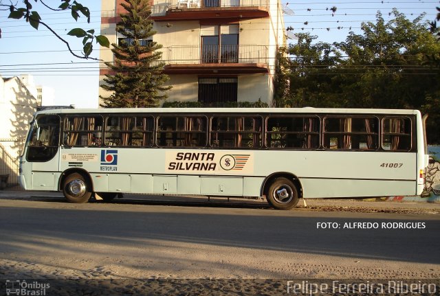 Empresa de Transportes Santa Silvana 41007 na cidade de Pelotas, Rio Grande do Sul, Brasil, por Felipe Ferreira Ribeiro. Número da foto: #5257670.