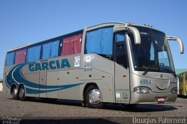 Viação Garcia 6984 na cidade de Londrina, Paraná, Brasil, por Douglas Paternezi. ID da foto: 5261702.