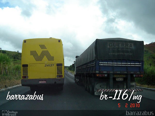 Viação Itapemirim 24137 na cidade de Governador Valadares, Minas Gerais, Brasil, por Rodrigo Barraza. Número da foto: #5261717.