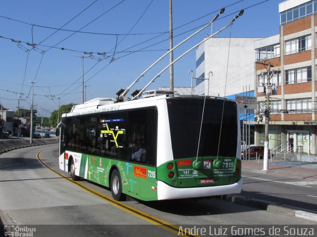 Metra - Sistema Metropolitano de Transporte 7215 na cidade de São Paulo, São Paulo, Brasil, por André Luiz Gomes de Souza. ID da foto: 5317227.