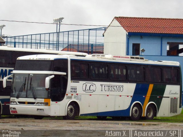 LC Turismo 5000 na cidade de Aparecida, São Paulo, Brasil, por Adam Xavier Rodrigues Lima. Número da foto: #5315827.