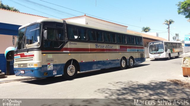 Brunatur 9011 na cidade de Ijaci, Minas Gerais, Brasil, por Marcos Silva Assis. Número da foto: #5315115.