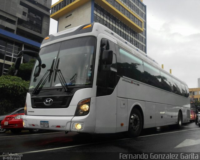 Ônibus Particulares 154 na cidade de Alto Paraíso de Goiás, Goiás, Brasil, por Fernando Gonzalez Garita. Número da foto: #5341872.