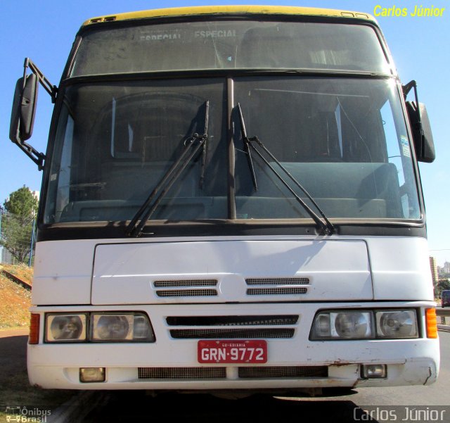 Ônibus Particulares 16272 na cidade de Goiânia, Goiás, Brasil, por Carlos Júnior. ID da foto: 5346100.