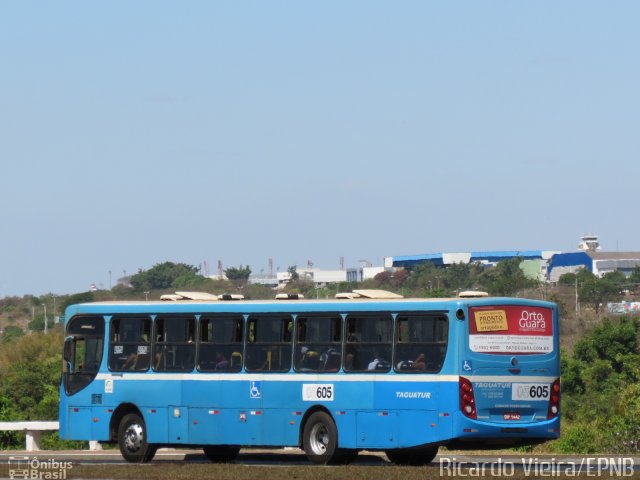 Taguatur - Taguatinga Transporte e Turismo 05605 na cidade de Candangolândia, Distrito Federal, Brasil, por Ricardo Vieira. ID da foto: 5351870.