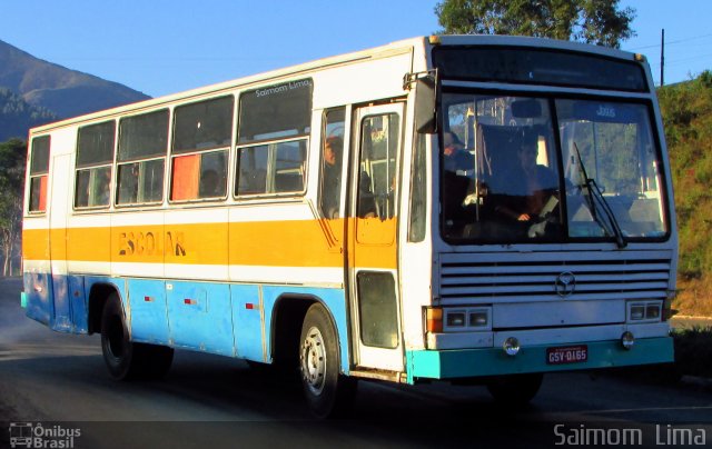 Ônibus Particulares 0165 na cidade de Manhuaçu, Minas Gerais, Brasil, por Saimom  Lima. Número da foto: #5318953.