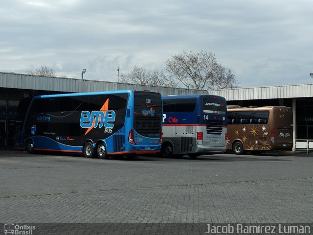 Terminais Rodoviários e Urbanos CHILLÁN na cidade de Chillán, Ñuble, Bío-Bío, Chile, por Jacob Ramírez  Jake. Número da foto: #5363071.