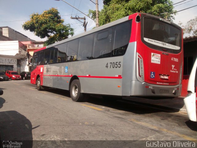 Pêssego Transportes 4 7055 na cidade de São Paulo, São Paulo, Brasil, por Gustavo Oliveira. ID da foto: 5369273.