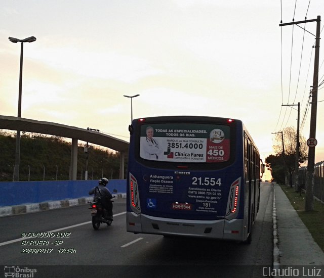 Viação Osasco 21.554 na cidade de Barueri, São Paulo, Brasil, por Claudio Luiz. ID da foto: 5371011.