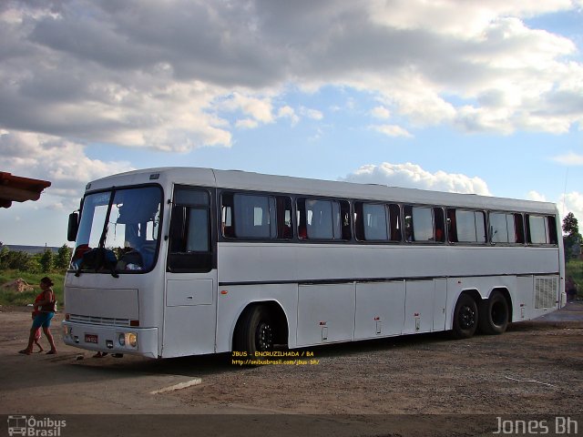 Ônibus Particulares 0521 na cidade de Encruzilhada, Bahia, Brasil, por Jones Bh. Número da foto: #5374770.