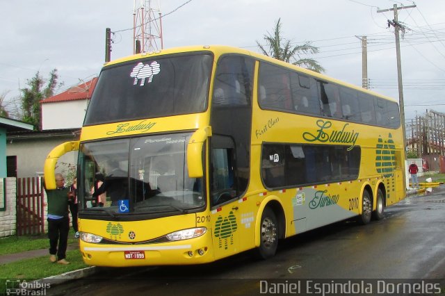 Ludwig Turismo 2010 na cidade de Tramandaí, Rio Grande do Sul, Brasil, por Daniel Espindola Dorneles. Número da foto: #5385400.