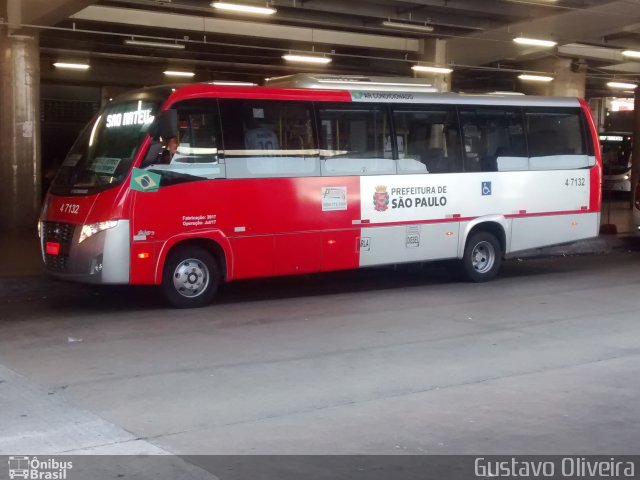 Pêssego Transportes 4 7132 na cidade de São Paulo, São Paulo, Brasil, por Gustavo Oliveira. Número da foto: #5328530.