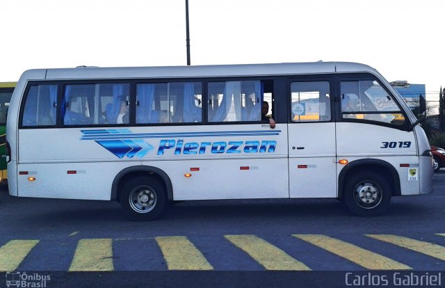 Pierozan Transporte Turismo 3019 na cidade de Caxias do Sul, Rio Grande do Sul, Brasil, por Carlos Gabriel. Número da foto: #5327553.